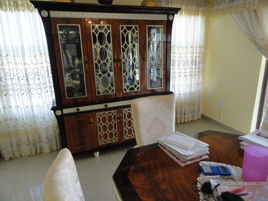 To Let 5 Bedroom Property for Rent in Grimbeeck Park North West